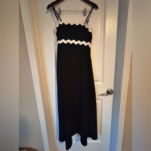 Elegant Black and White Maxi Dress
